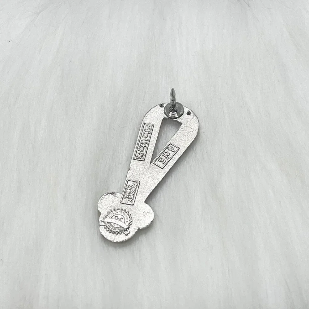 🔮 5/$25‎ Disney Red Mickey Lanyard Pin